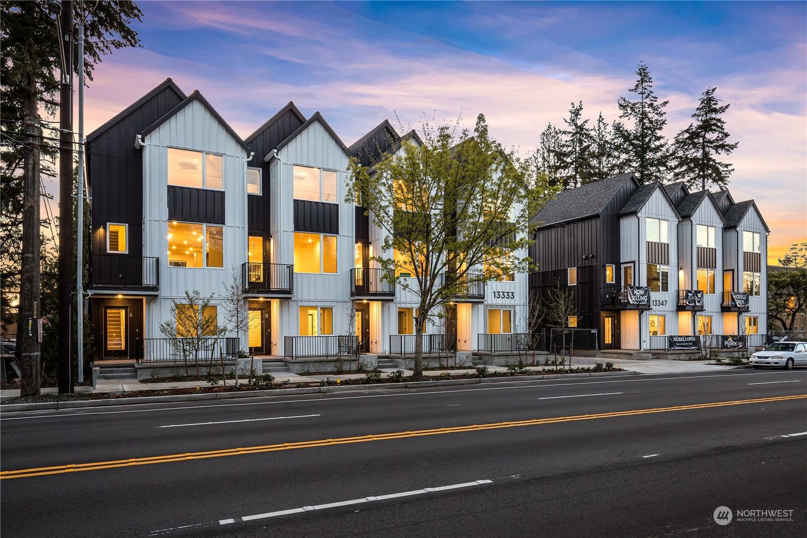 Property Photo:  13337 F N Greenwood Avenue N  WA 98133 