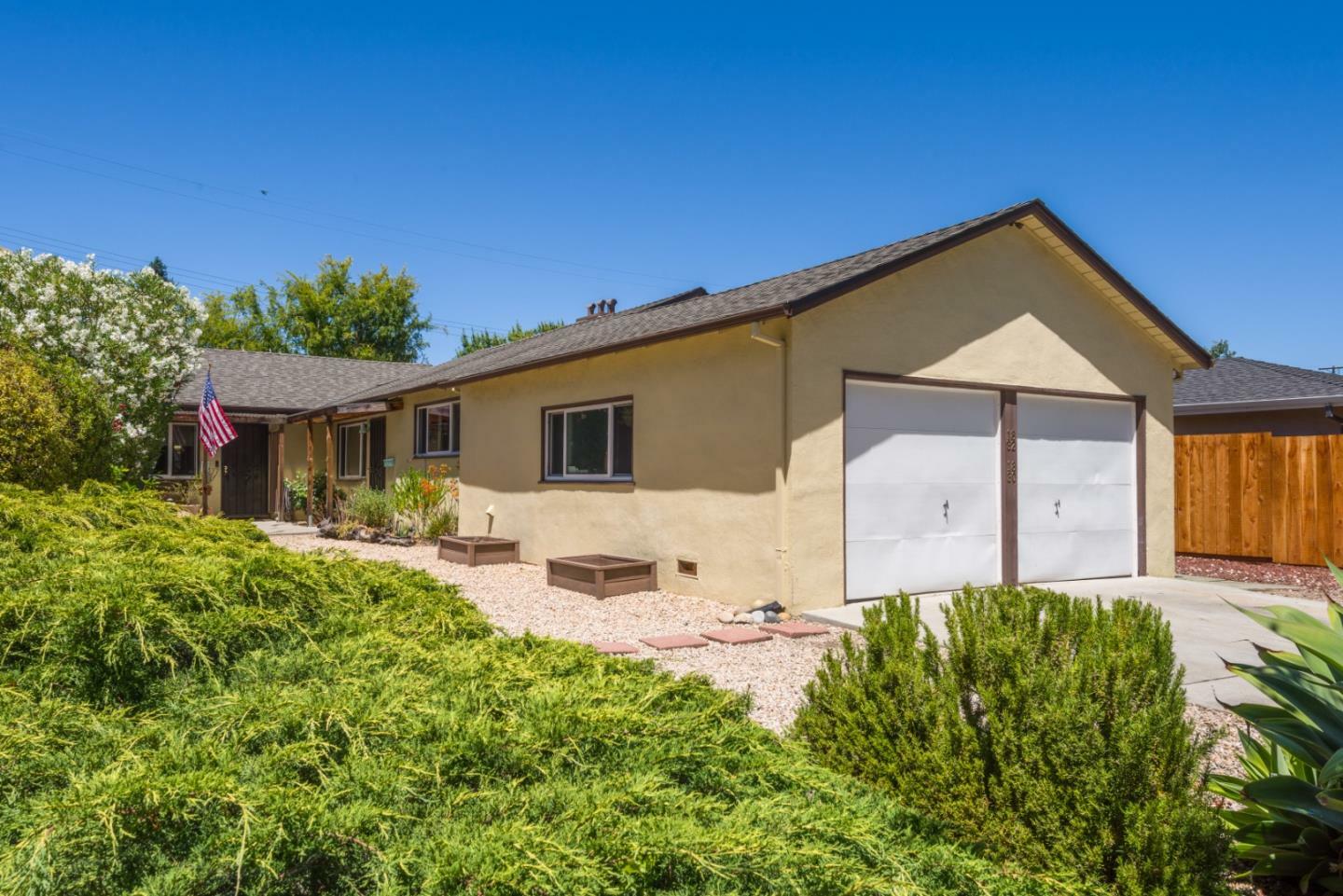 Property Photo:  1830 Woodside Road  CA 94061 