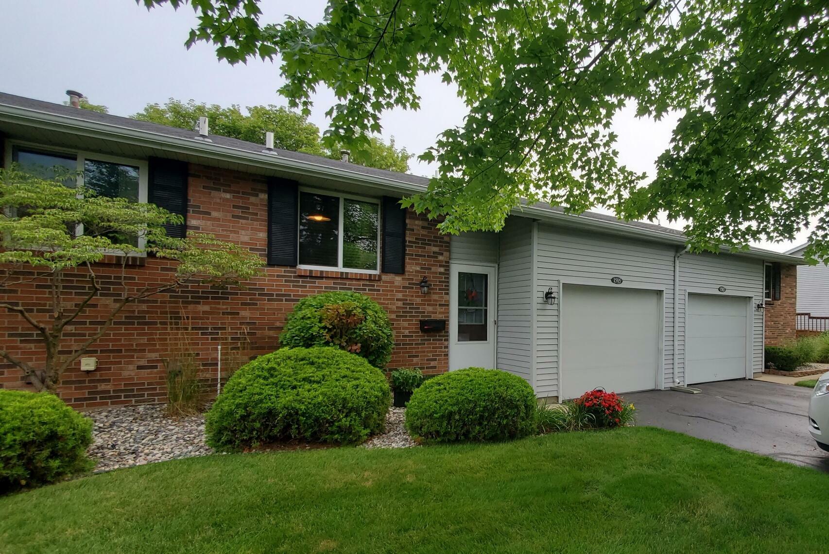 Property Photo:  1505 Klempel Farm Drive  MI 49417 