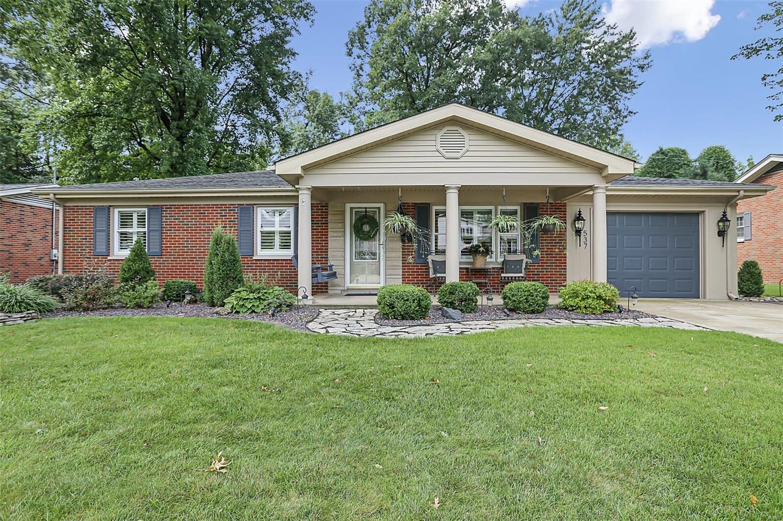 Property Photo: 537 Buena Vista Street IL 62025