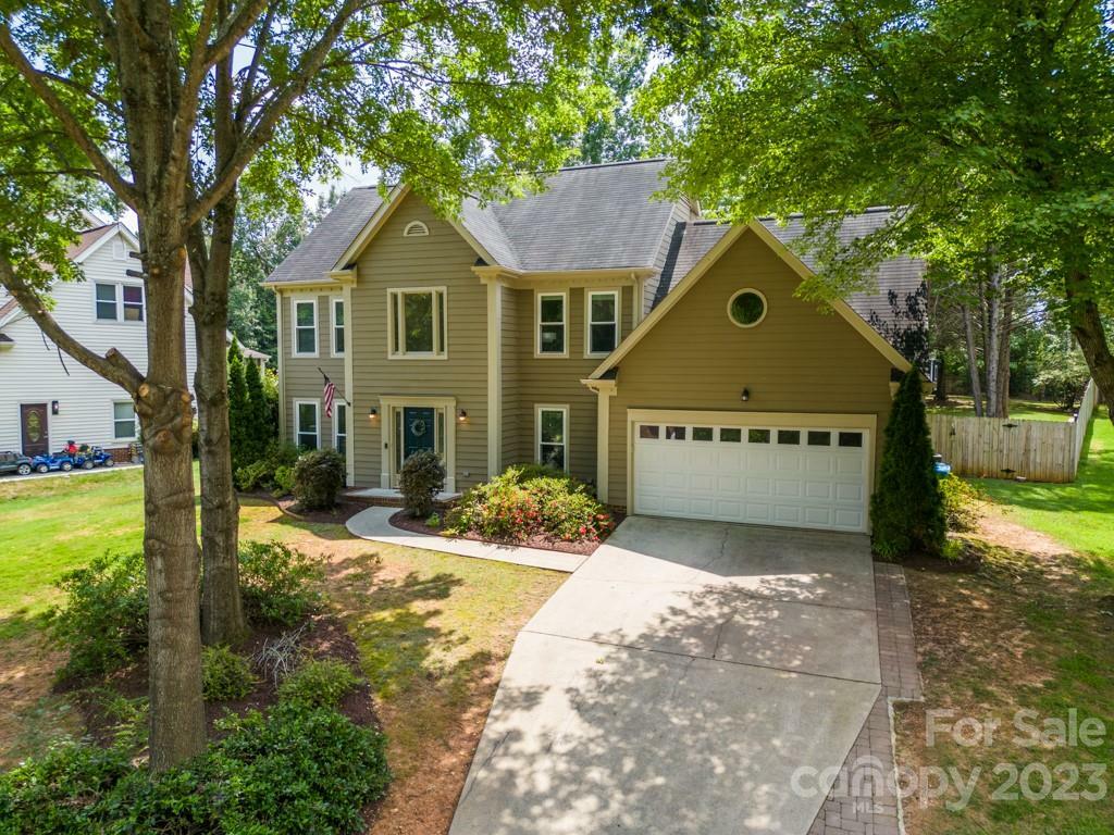 Property Photo:  2806 Carriage Crossing Drive  NC 28105 