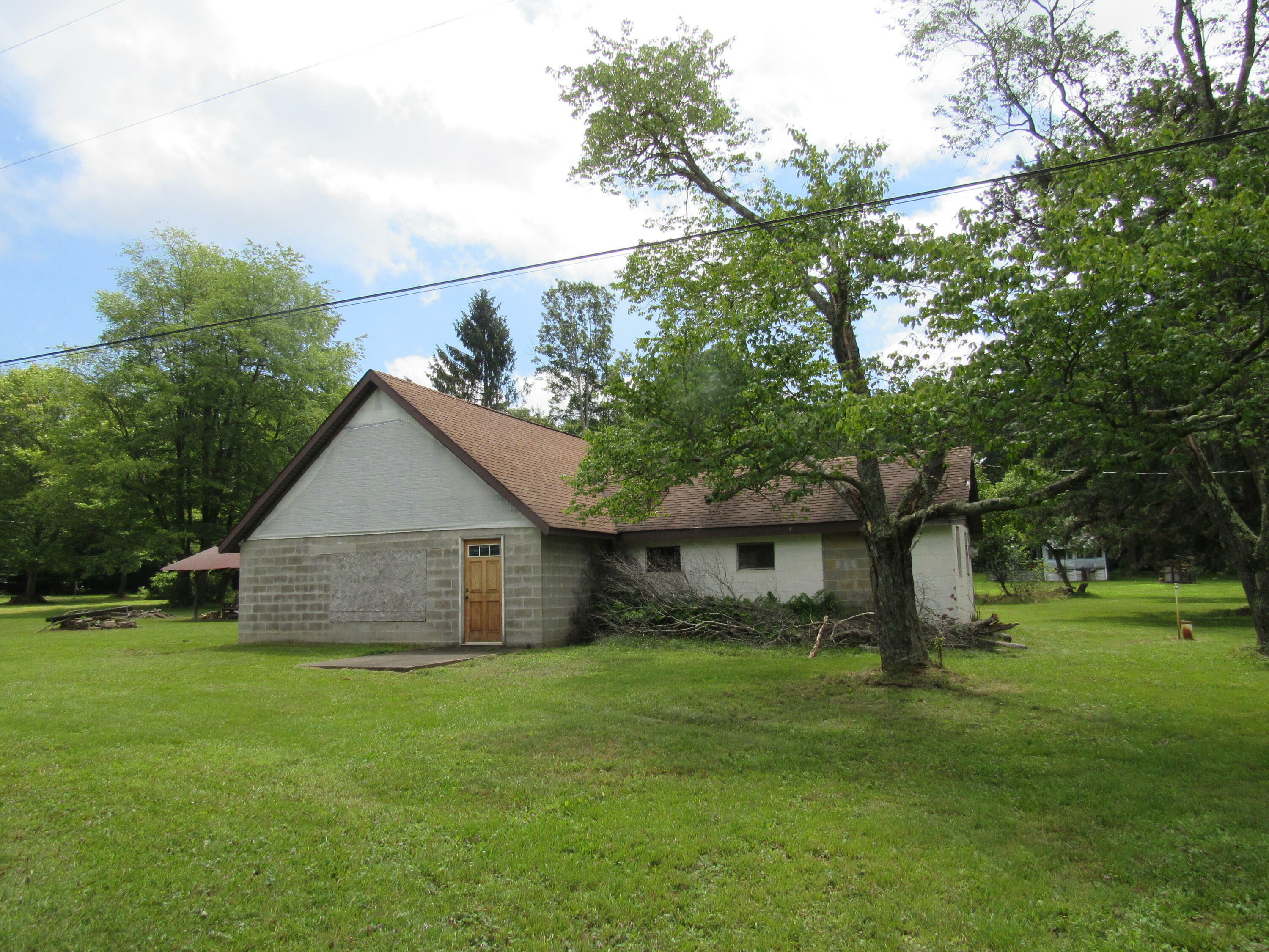 Property Photo:  100 Stein Ln  PA 15832 