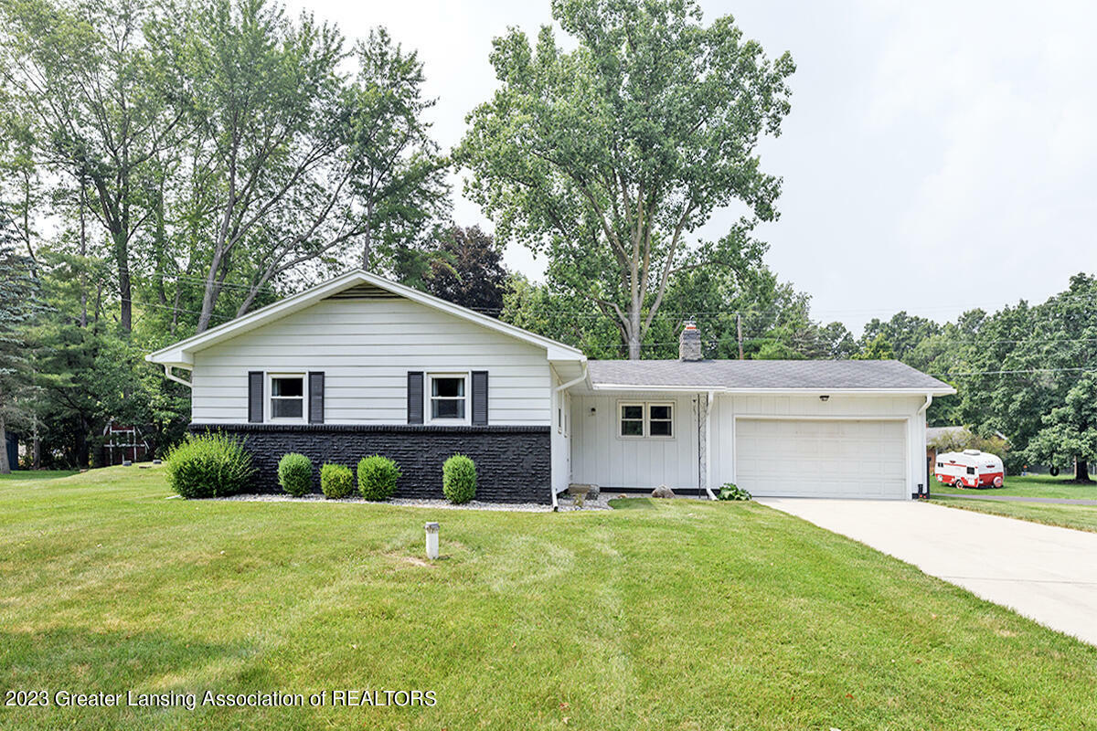 Property Photo:  4447 Wilfors Drive  MI 48895 