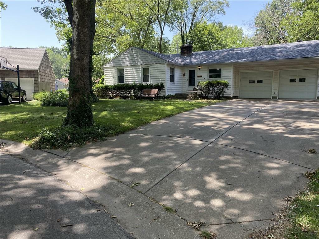Property Photo: 5105 W 73rd Street KS 66208