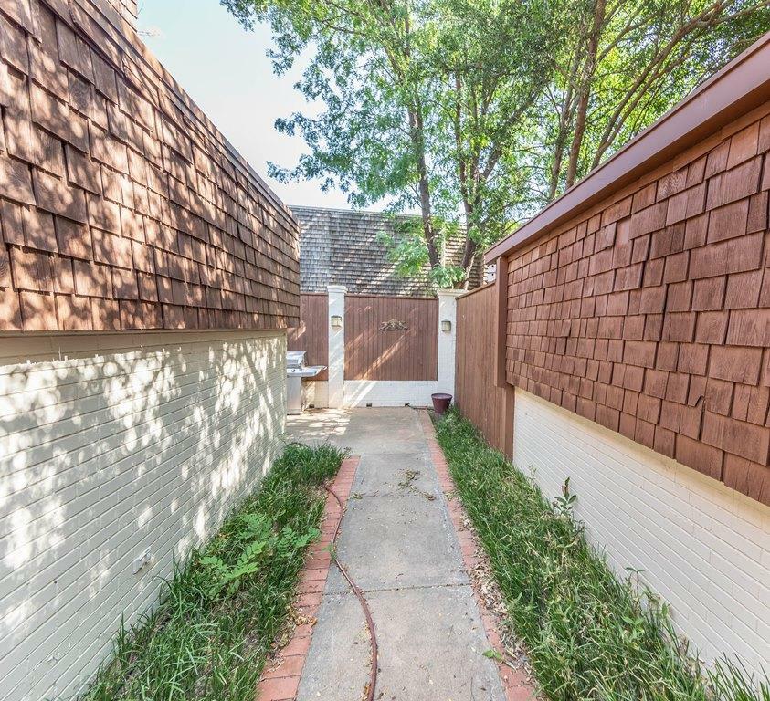 Property Photo: 2302 Slide Road #25 TX 79407