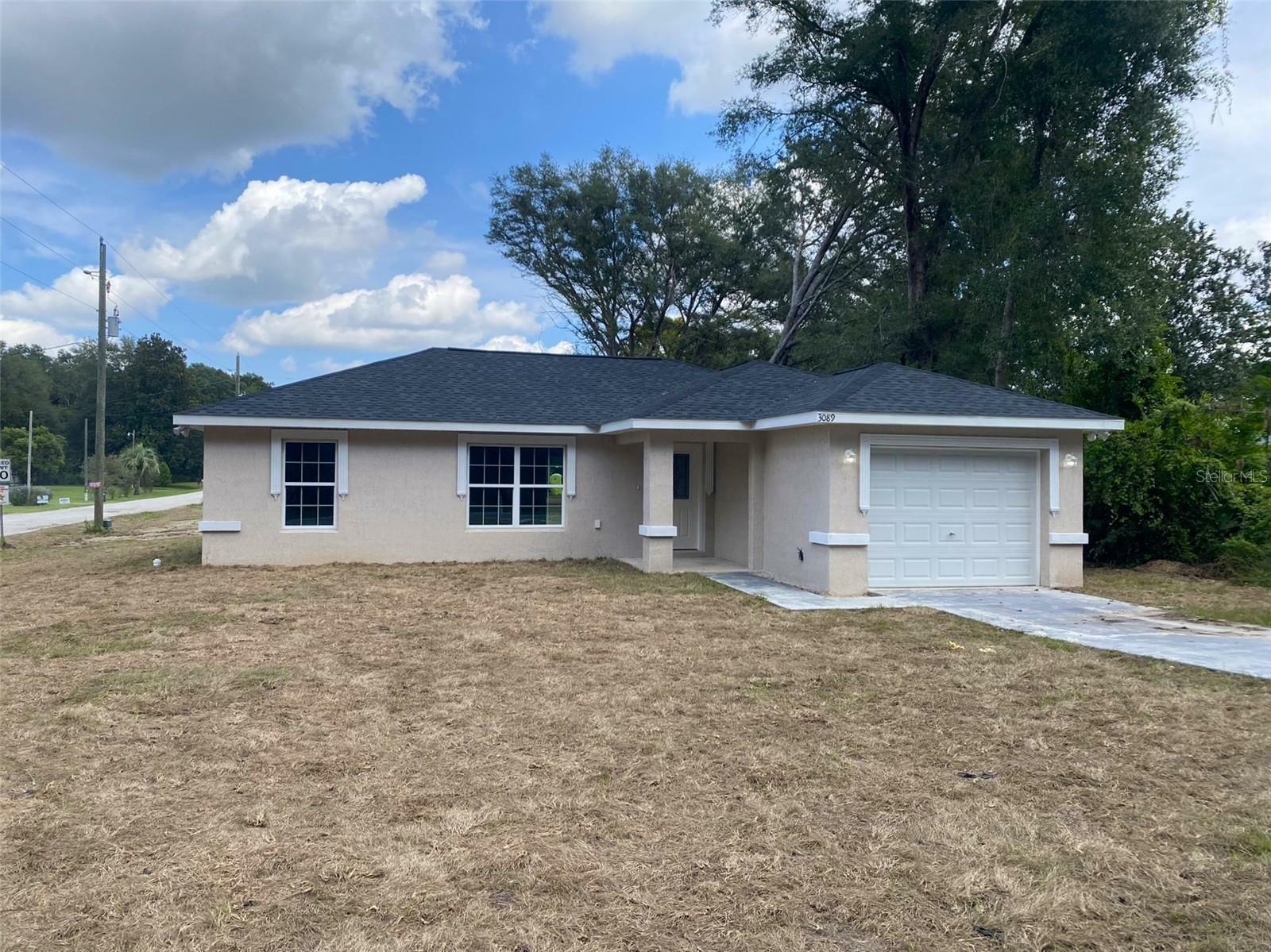 Property Photo:  3089 SE 145th Street  FL 34491 