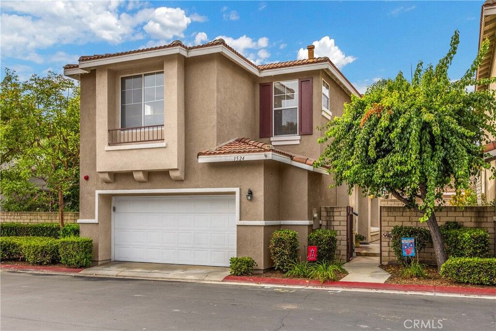 Property Photo:  1524 E Cameron Way  CA 92870 