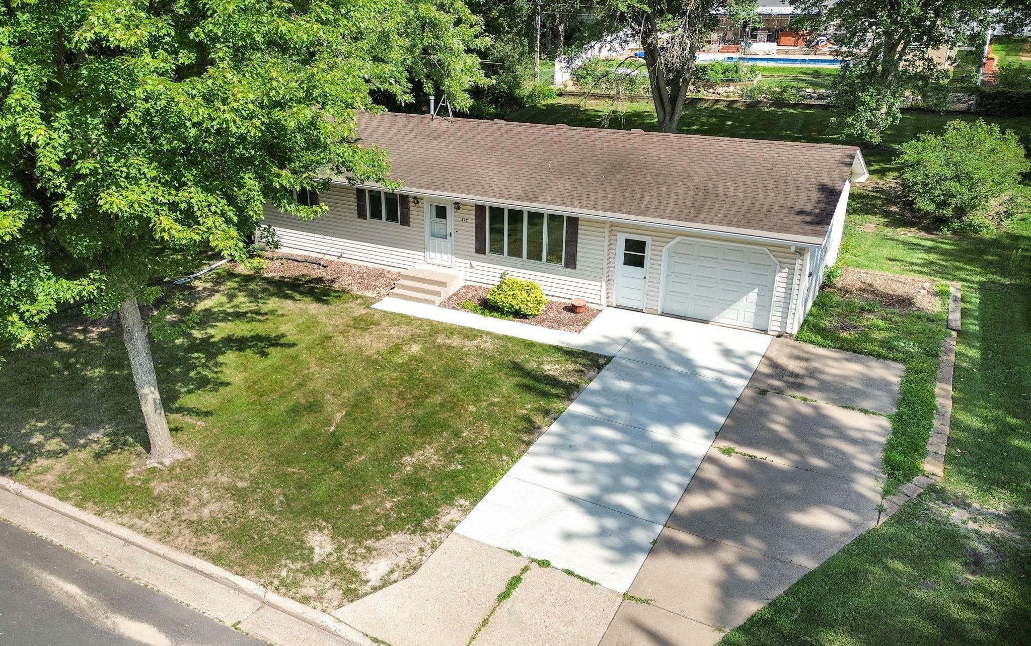 Property Photo:  337 Foster Street  WI 54022 