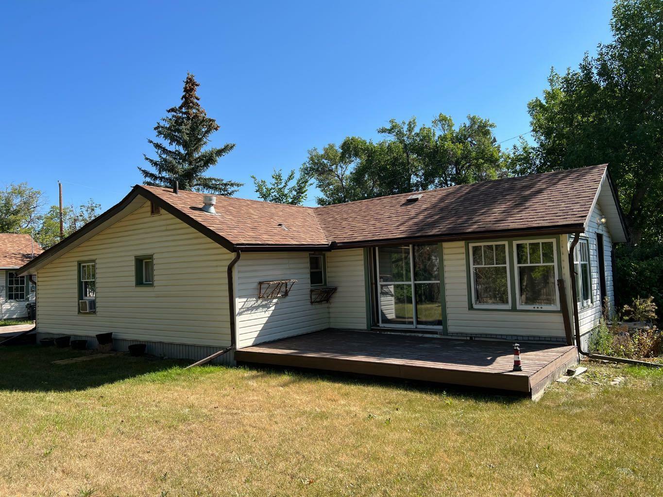 Property Photo: 340 5 Avenue SE AB T1V 1H8