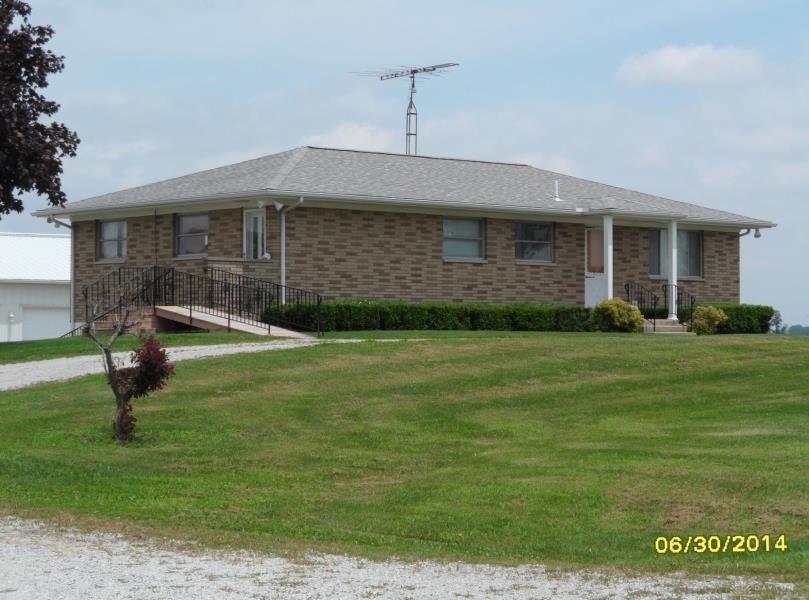 Property Photo:  