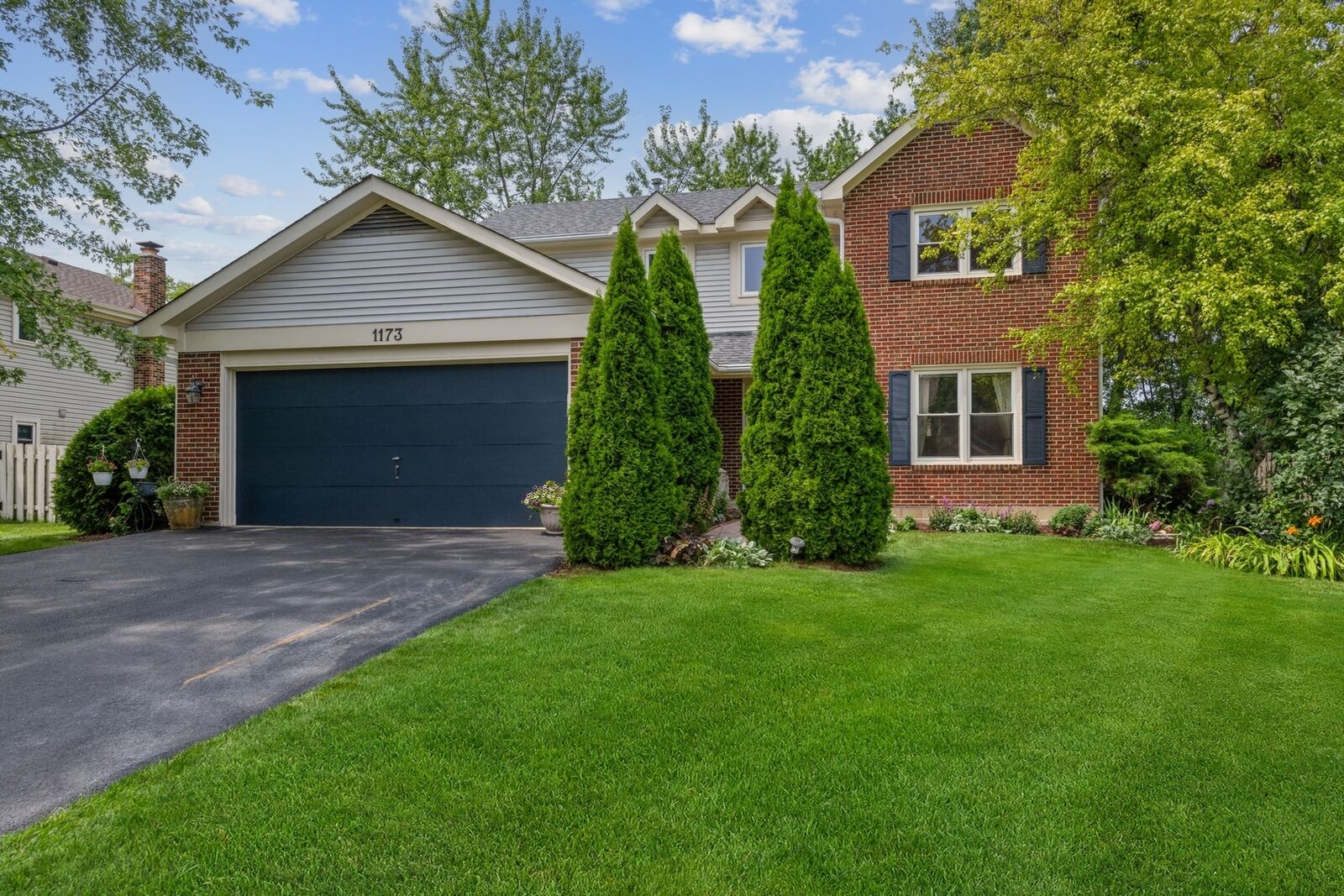 Property Photo: 1173 Tracie Drive IL 60047