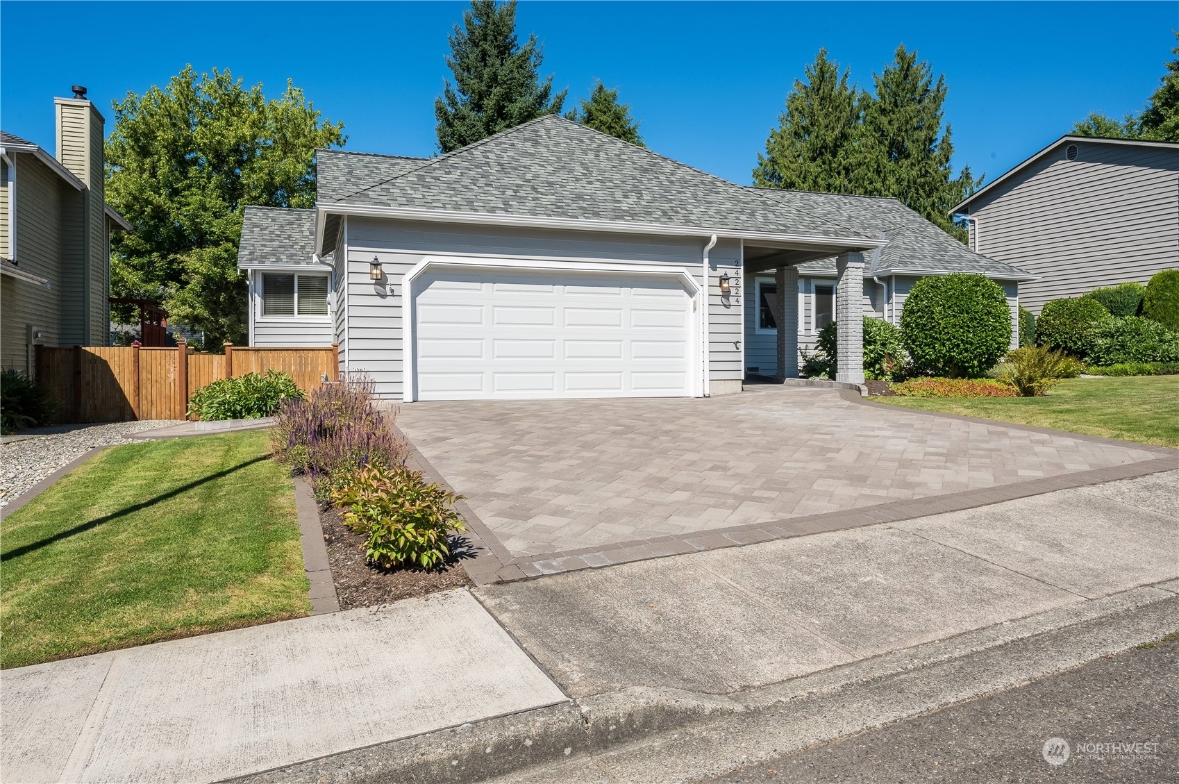 Property Photo:  24224 16th Place SE  WA 98021 