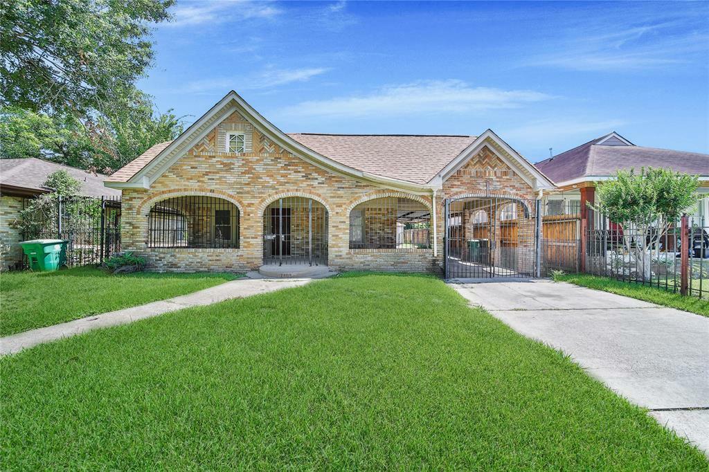 Property Photo:  1409 Pearson Street  TX 77023 