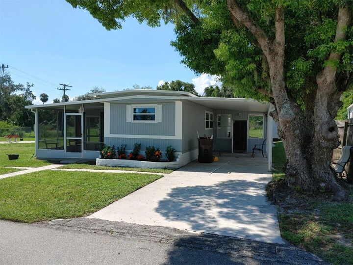 Property Photo:  9219 Lake Point Boulevard  FL 33898 