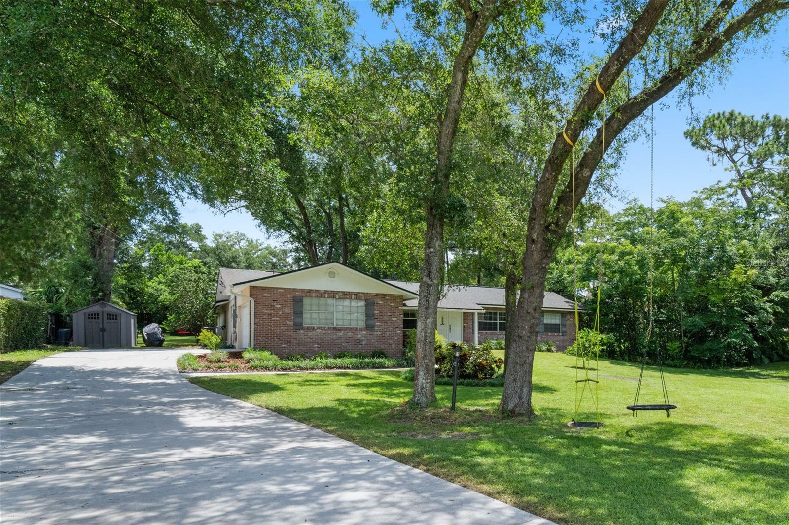 Property Photo: 499 Blackwood Avenue FL 32750