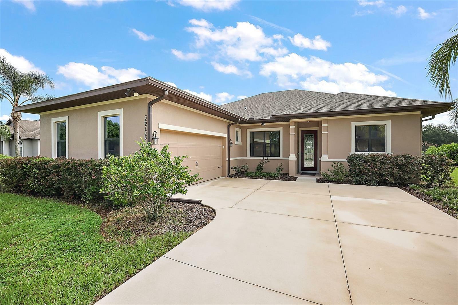 Property Photo:  36738 Alaqua Court  FL 32736 