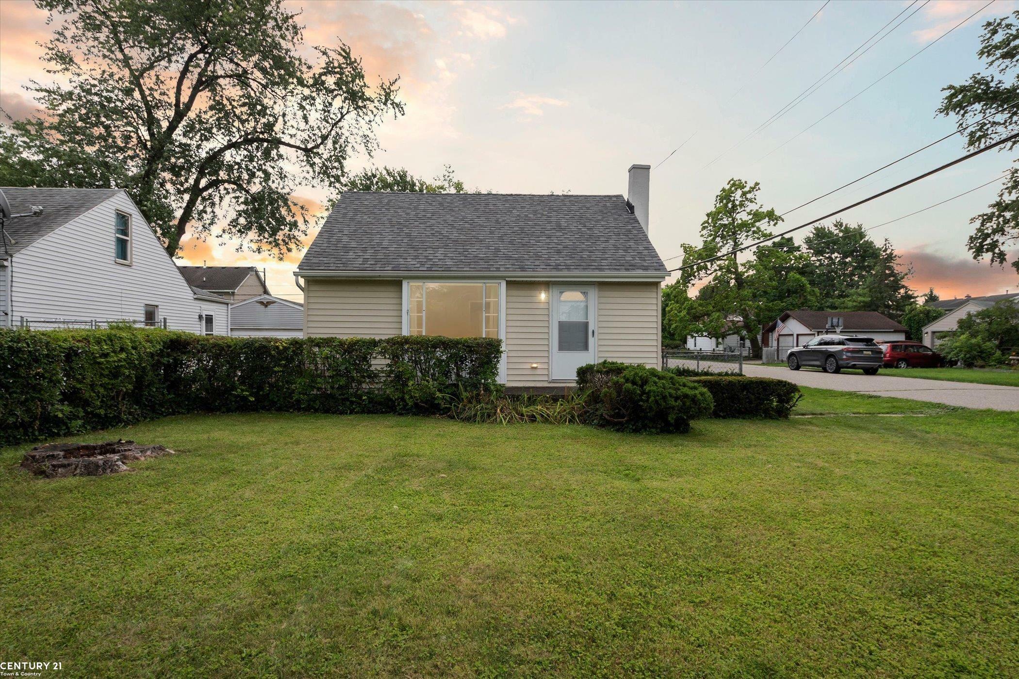 Property Photo:  1102 Vermont  MI 48083 