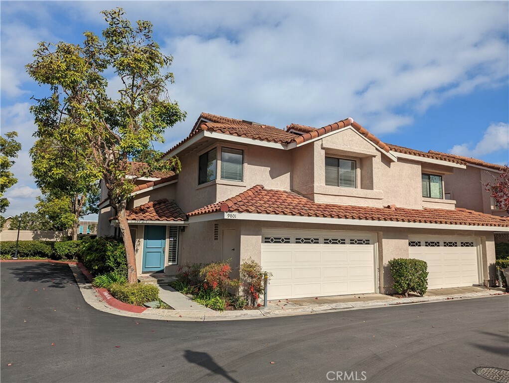 Property Photo:  9801 Scanlan Court  CA 92708 