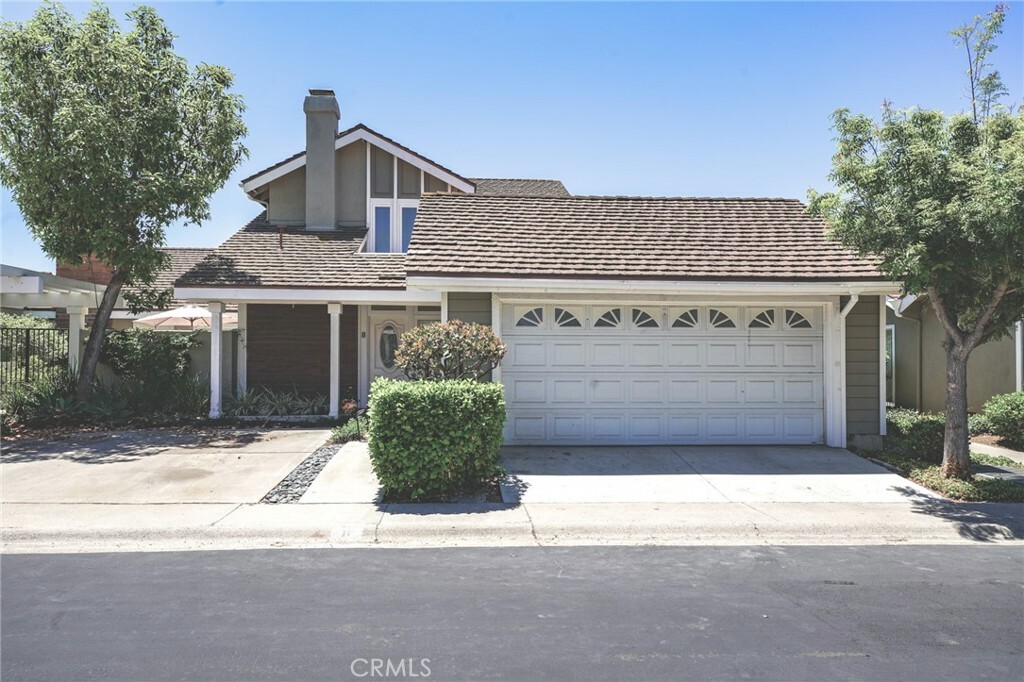 Property Photo:  8 Tanglewood Drive  CA 92604 