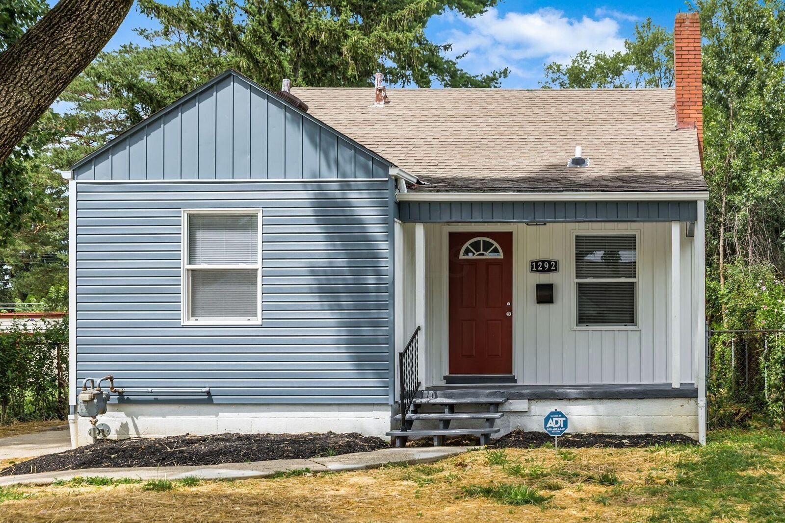 Property Photo:  1292 Loretta Avenue  OH 43211 