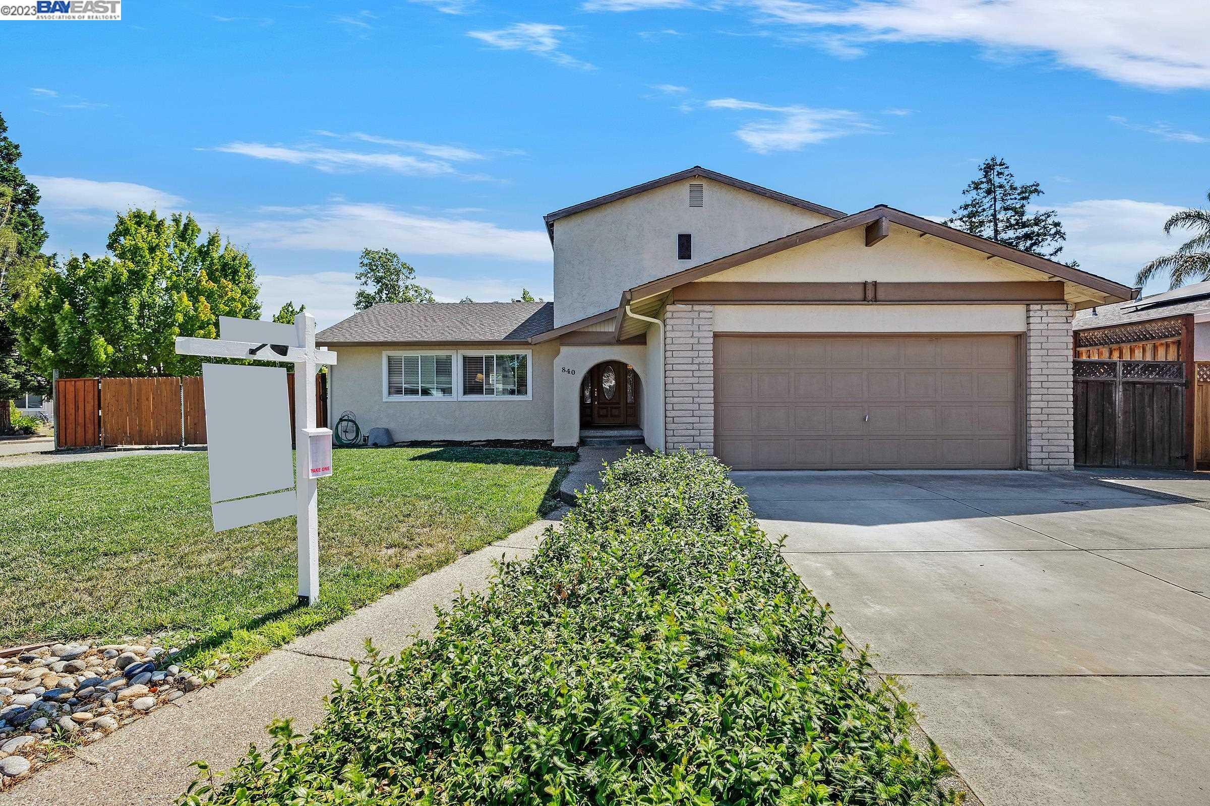 Property Photo:  840 Hanover St  CA 94551 