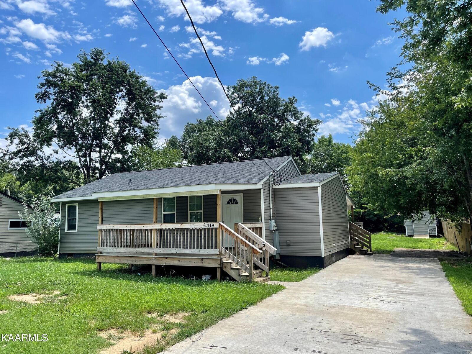 Property Photo:  419 Arnold St  TN 37804