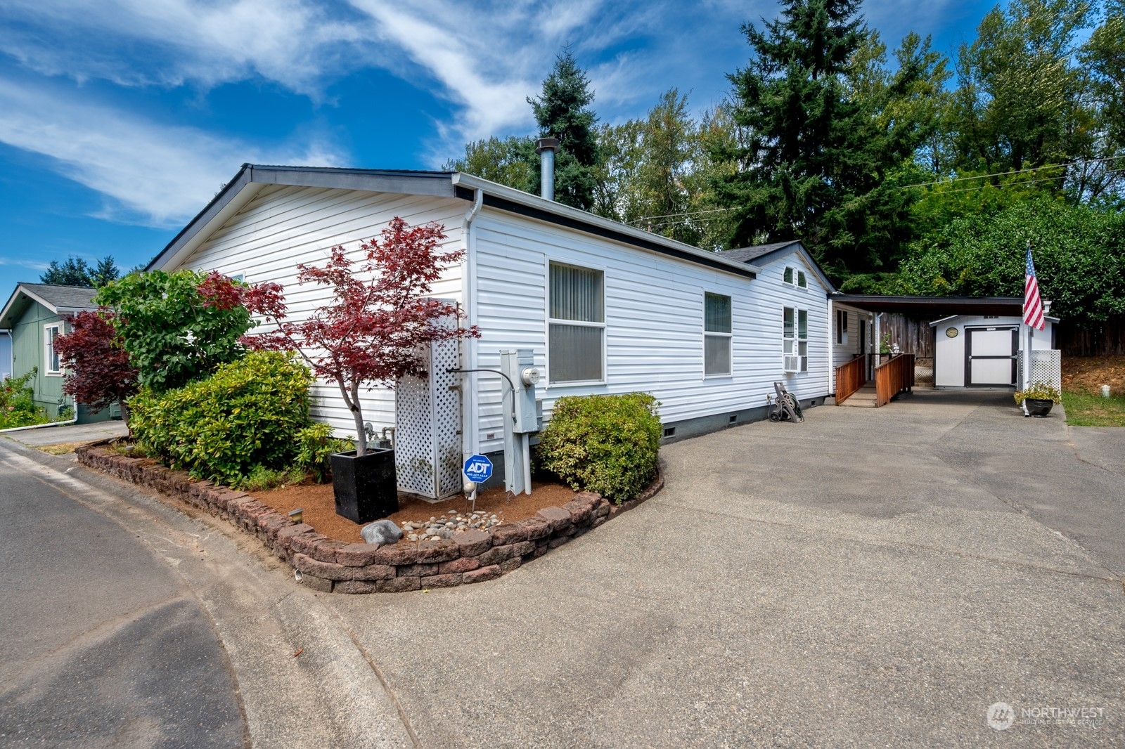 Property Photo:  15400 SE 155th Place 24  WA 98058 