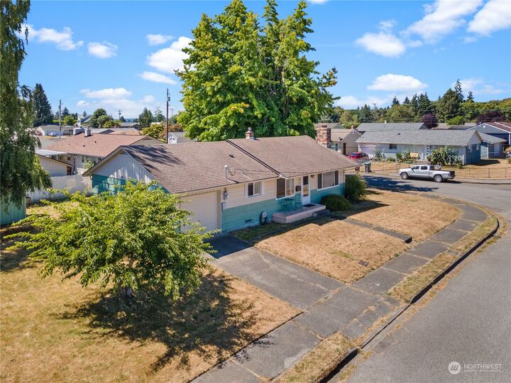 Property Photo:  921 E 31st Street  WA 98310 