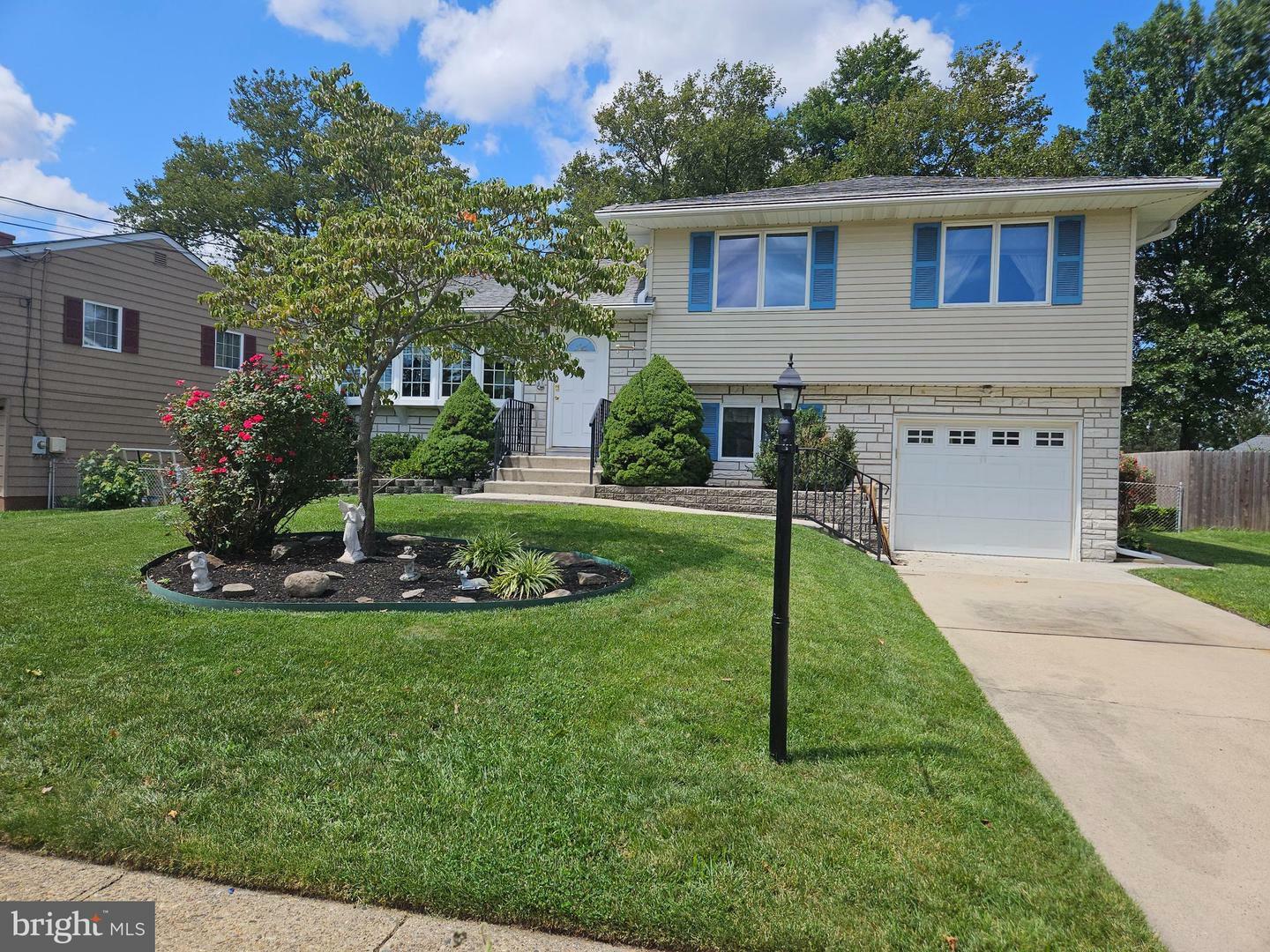 Property Photo:  27 Brandywine Way  NJ 08690 