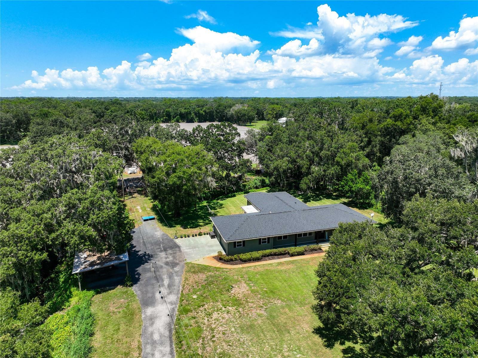 Property Photo: 3906 McIntosh Road FL 33527