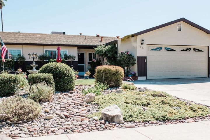 Property Photo: 1074 Dorothy Court CA 93446
