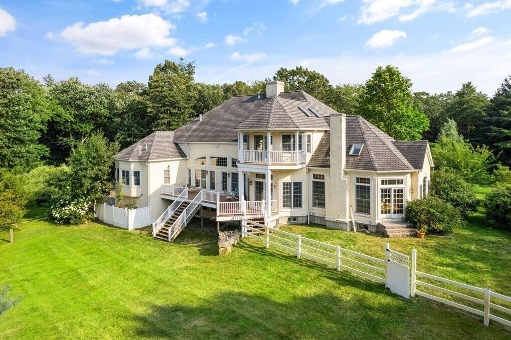 Property Photo: 6 Chickadee Ln MA 02356