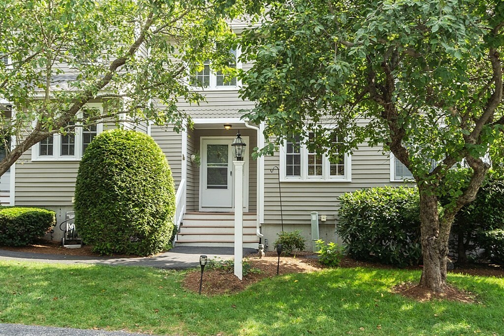 Property Photo: 93 Laurelwood Dr 93 MA 01747