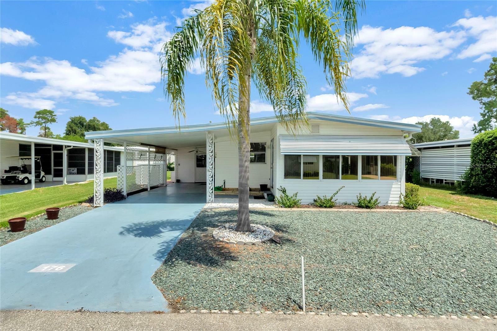 Property Photo: 176 Paradise N FL 34788