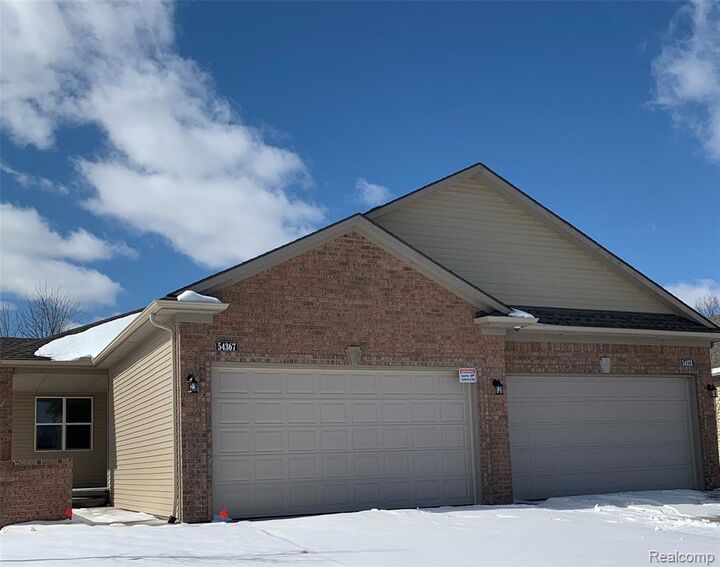 54373 Camden Circle  Chesterfield MI 48051 photo