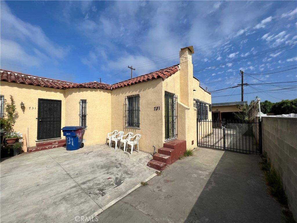 Property Photo:  731 W 79th Street  CA 90044 