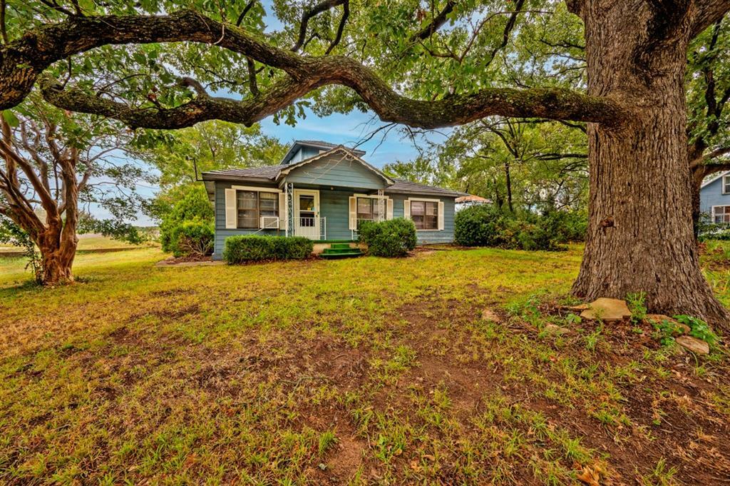 Property Photo:  1930 S Austin Avenue  TX 75020 