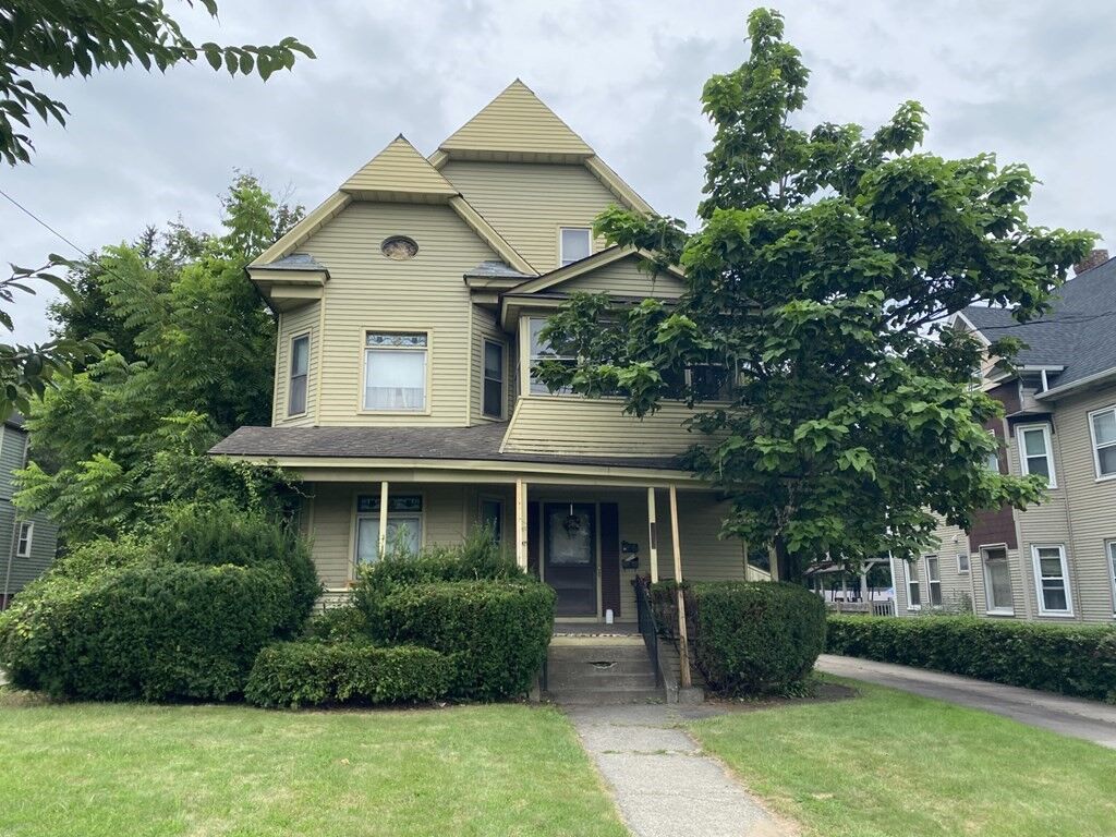Property Photo: 370 Grove St MA 01020