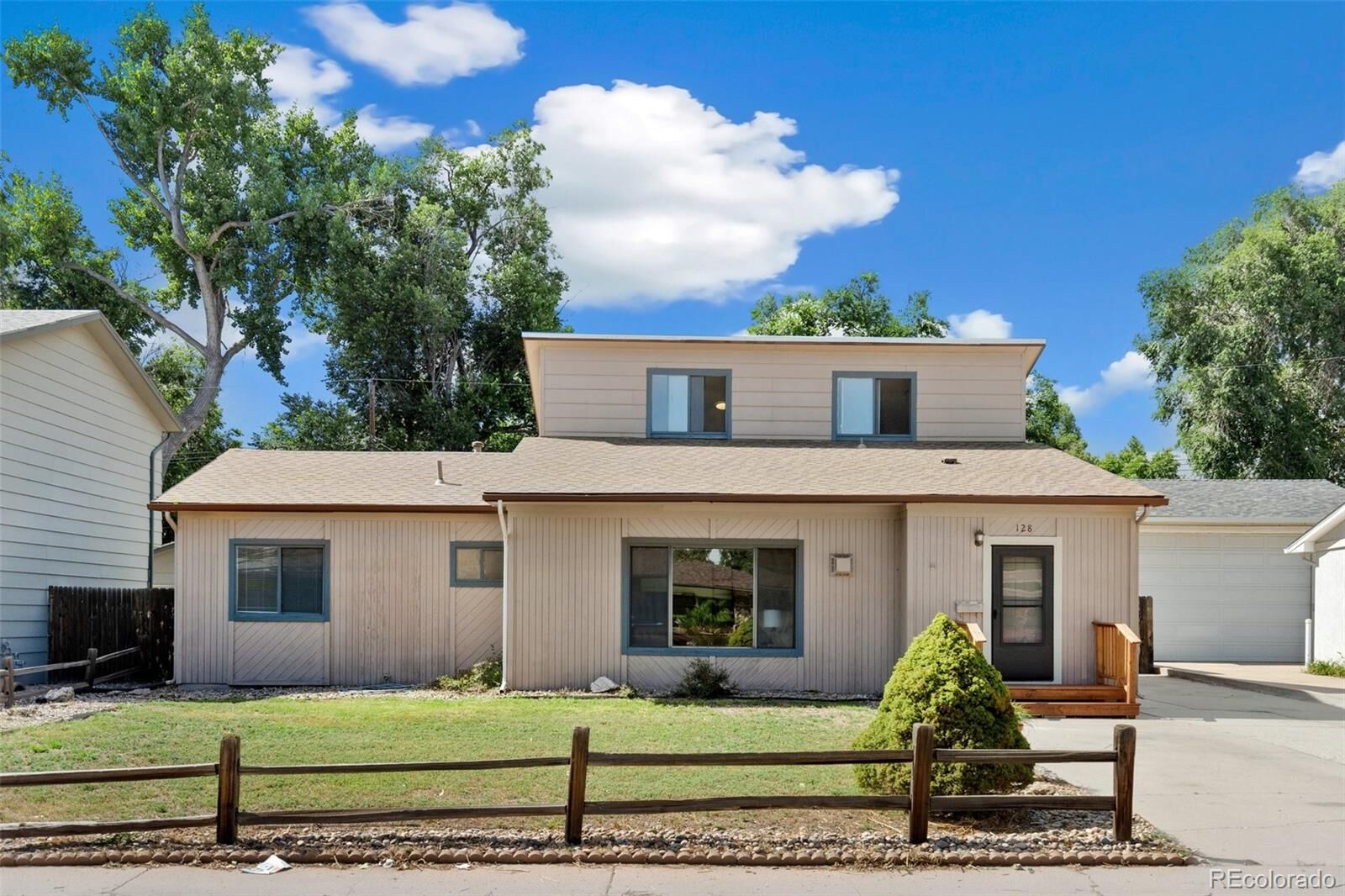 Property Photo:  128 Everett Drive  CO 80911 