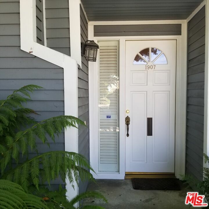 Property Photo:  1907   Barry Ave  CA 90025 