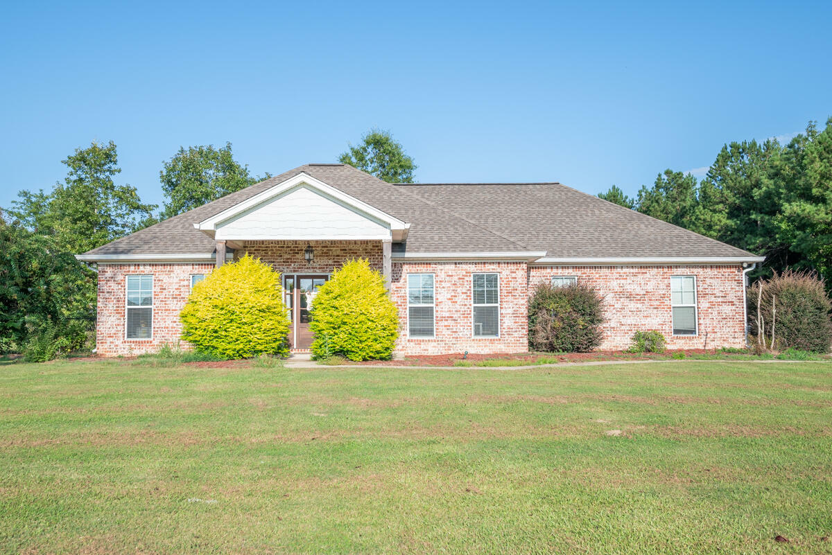 Property Photo:  601 W Union Rd  MS 39759 