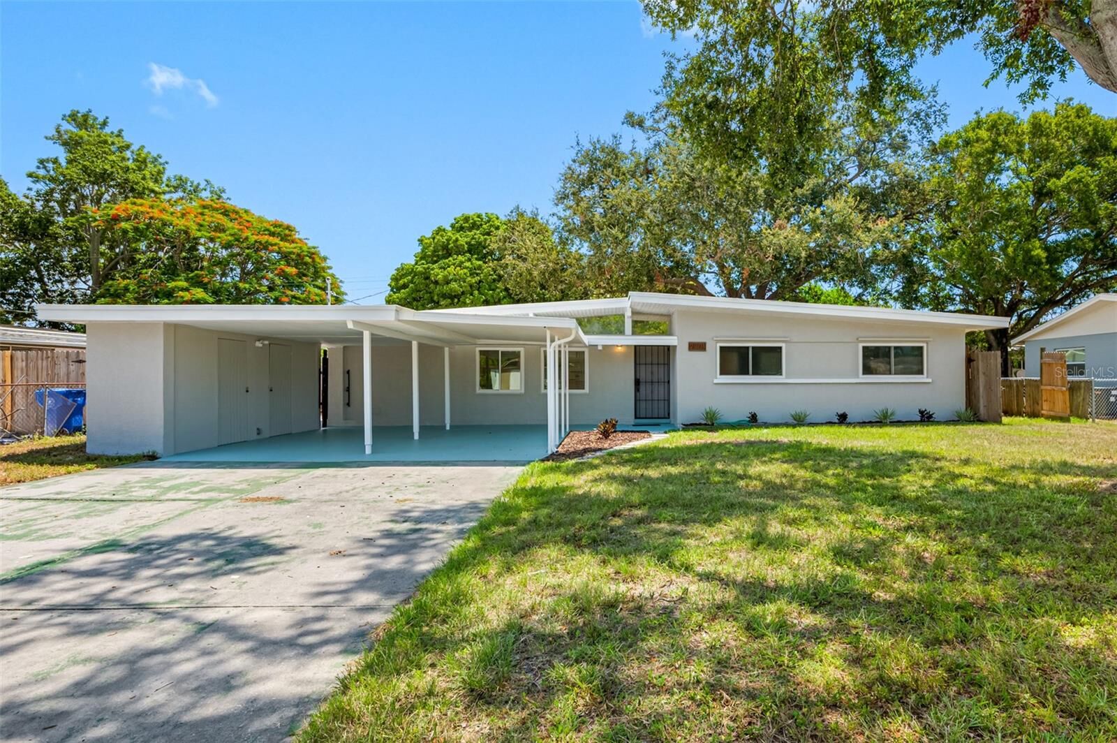 Property Photo: 2001 32nd Street W FL 34205