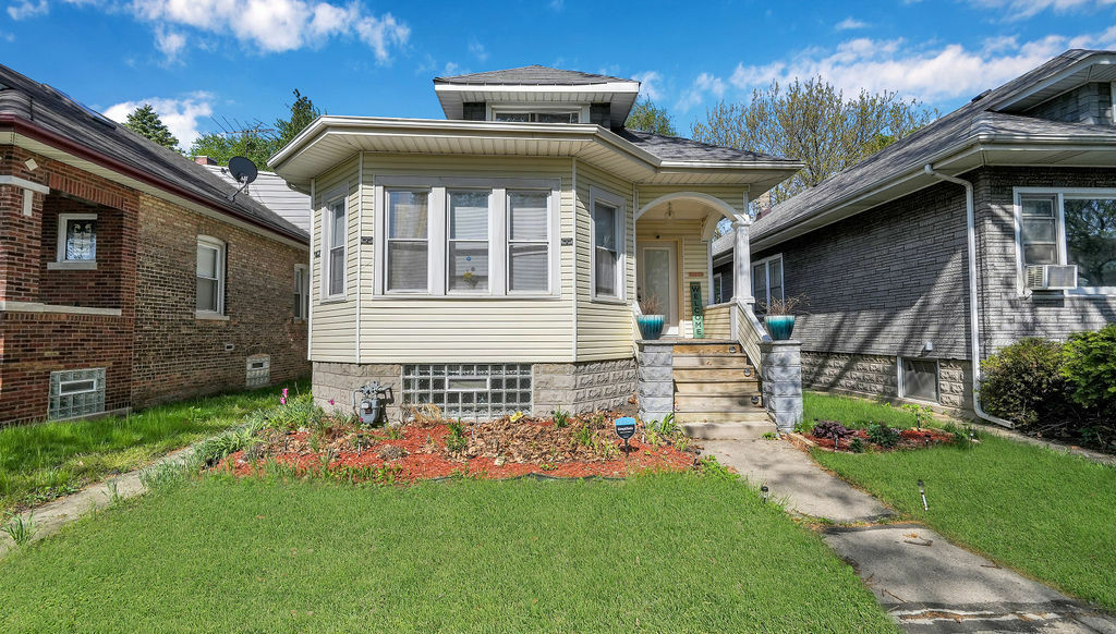 Property Photo: 12412 S Normal Avenue IL 60628