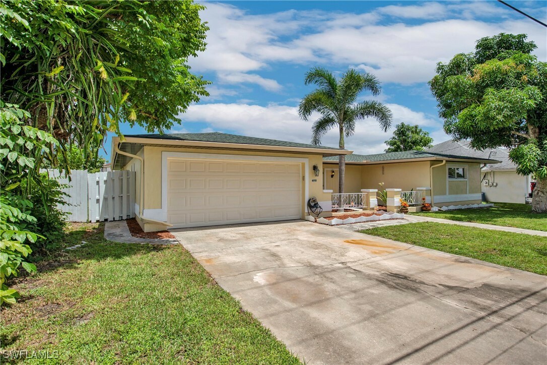 Property Photo:  4910 Orange Grove Boulevard  FL 33903 