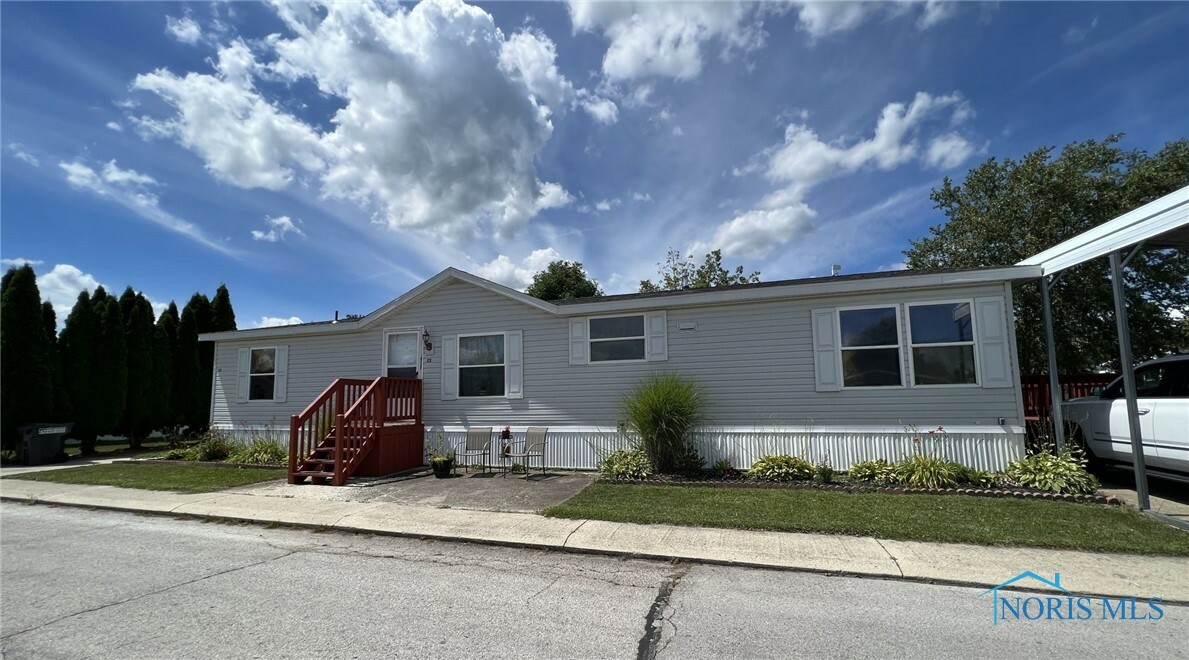 Property Photo: 930 E Broadway Street 23 OH 45872