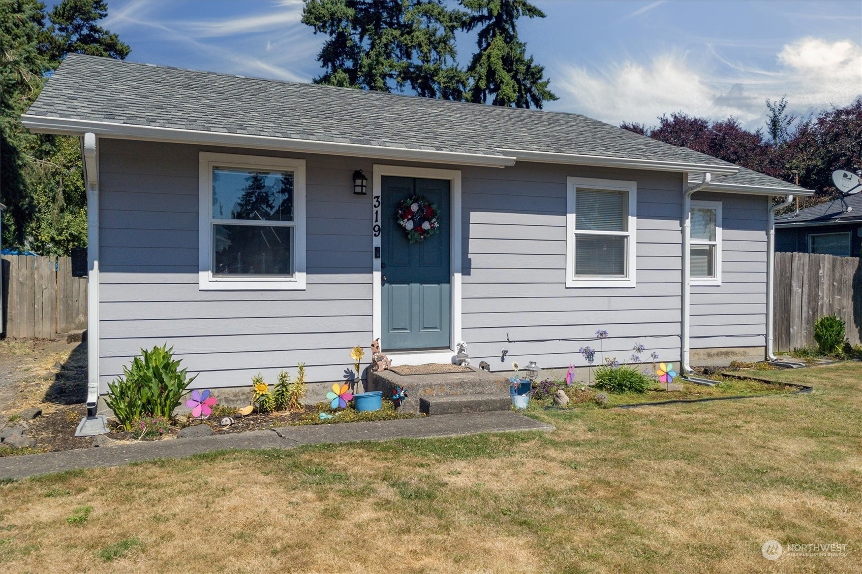 Property Photo:  319 Cypress Street  WA 98632 