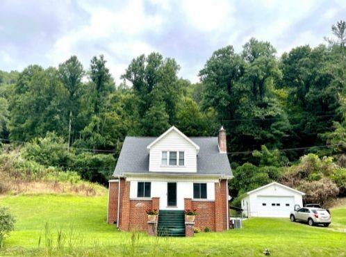 Property Photo: 654 Ky Hwy 610 W KY 41572