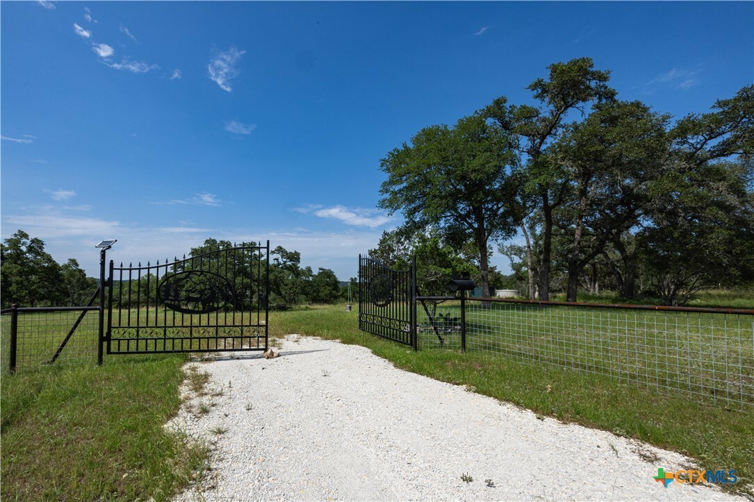 Property Photo:  577 Eves Spring Drive  TX 78133 