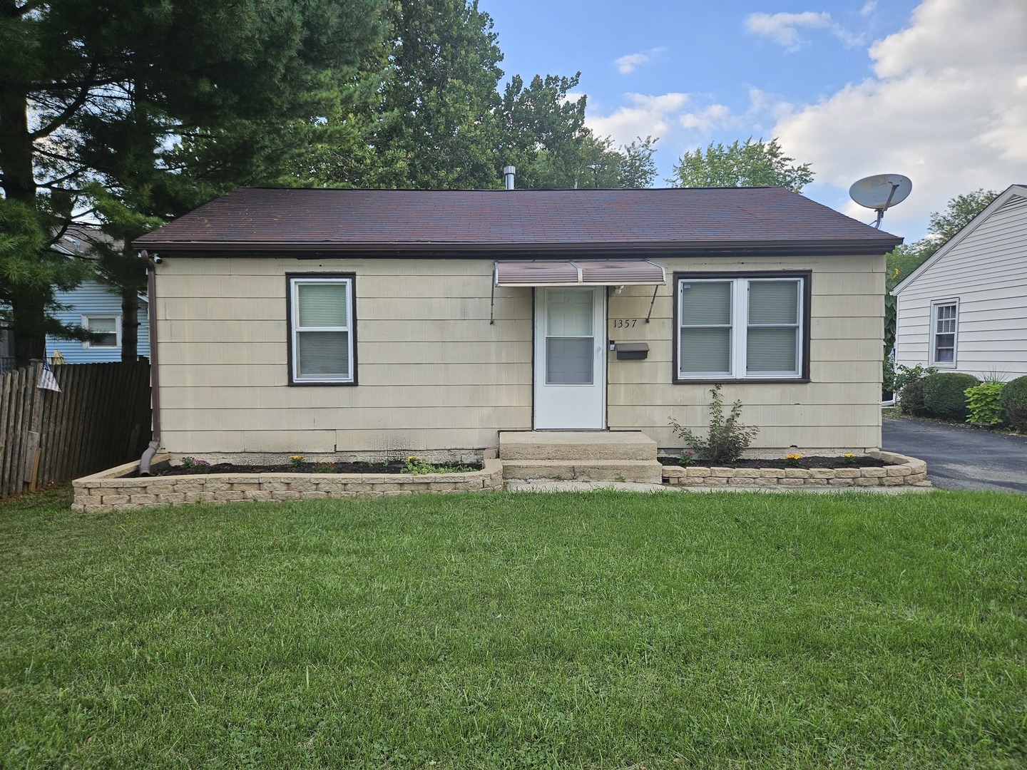 Property Photo:  1357 Morgan Street  IL 60436 