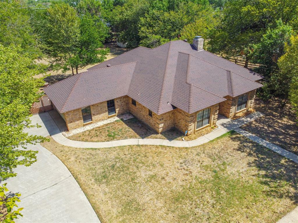 Property Photo:  1400 Robin Lane  TX 76092 